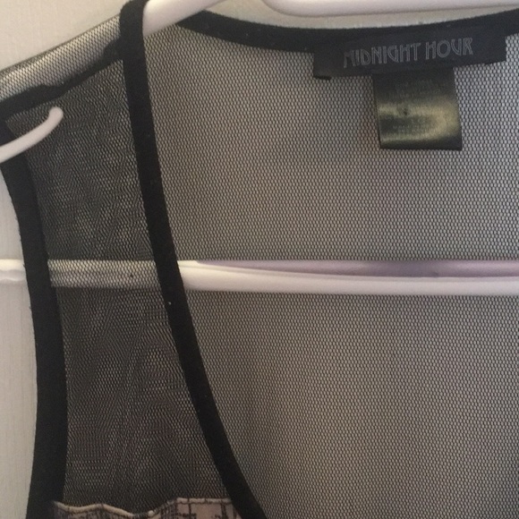 Skulls and Roses Tank Top - Midnight Hour - Picture 3 of 4